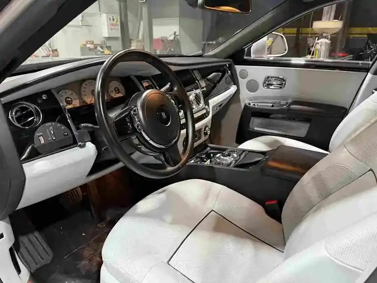 Luxury Car's Repair & Maintenance Garage in Dubai